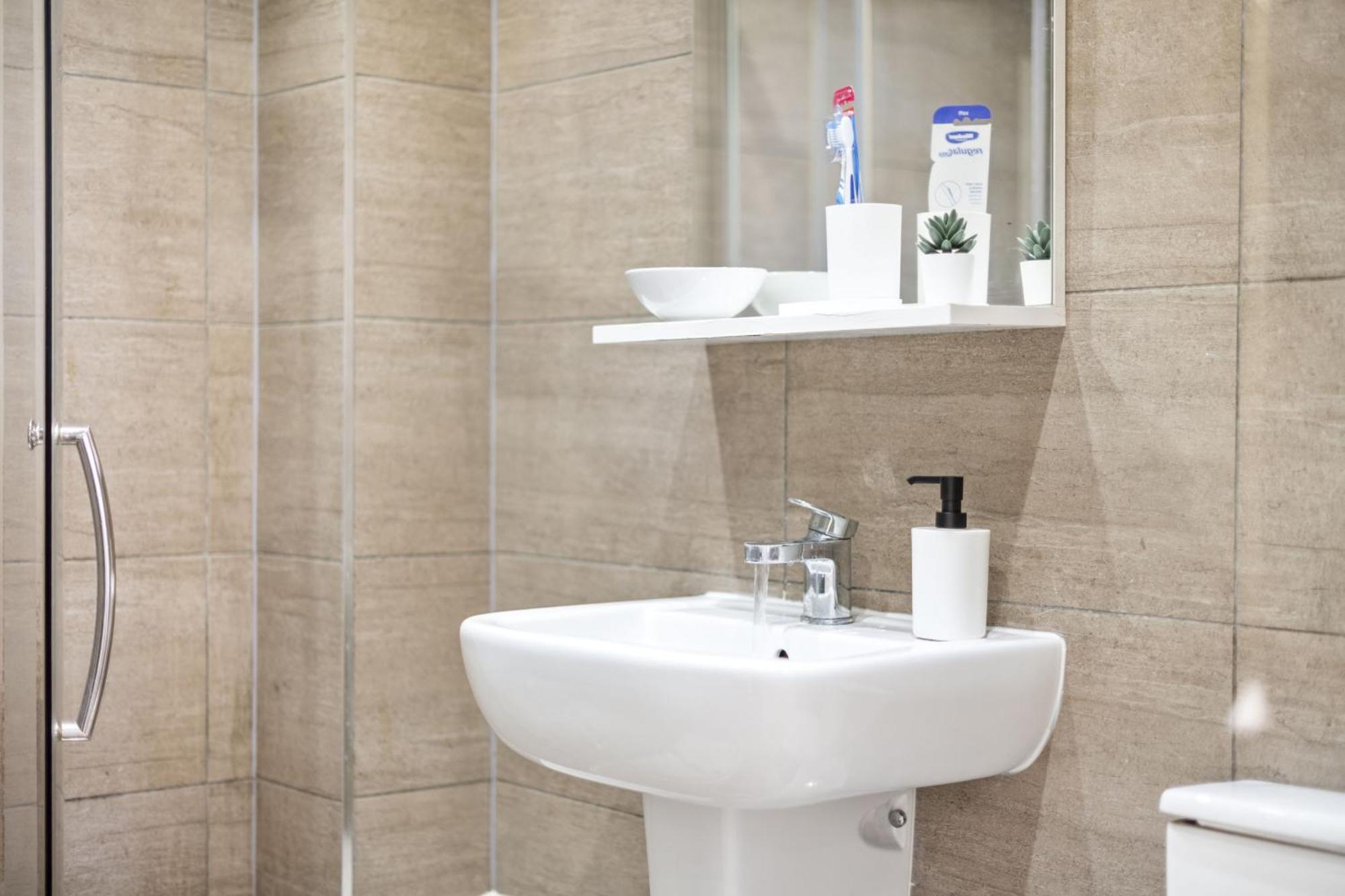 2 Bdr, Wembley Stadium, Parking, Family Friendly Appartement